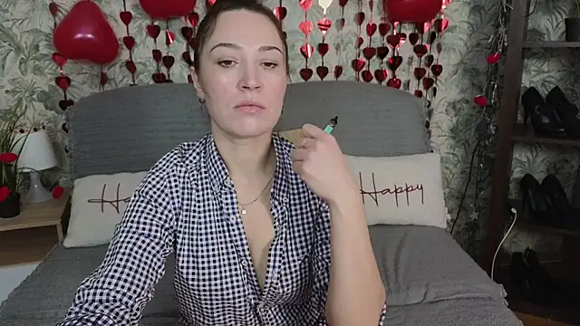 Snapshot of Vivimoonx chatting on February 18, 6:33 am Vivimoonx online show from February 18, 6:33 am