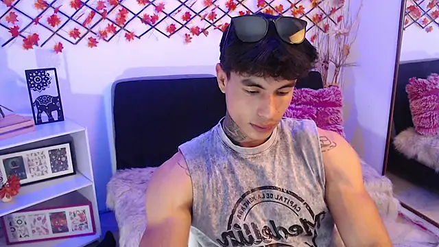 IanWest  online show from June 9, 6:09 pm