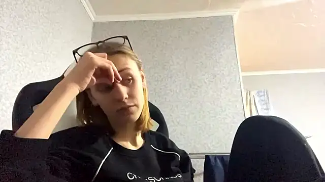 Sweety Burger online show from February 18, 4:14 pm