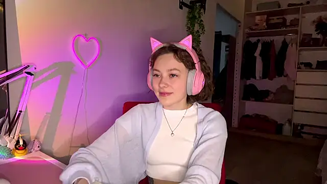 Snapshot of SlunkRear chatting on February 22, 10:11 pm SlunkRear online show from February 22, 10:11 pm