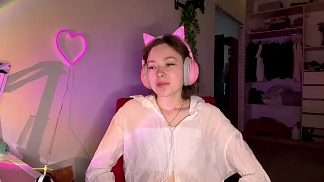 Snapshot of SlunkRear chatting on February 19, 10:07 pm SlunkRear online show from February 19, 10:07 pm