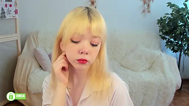 Rochelle kitty online show from April 13, 1:04 pm