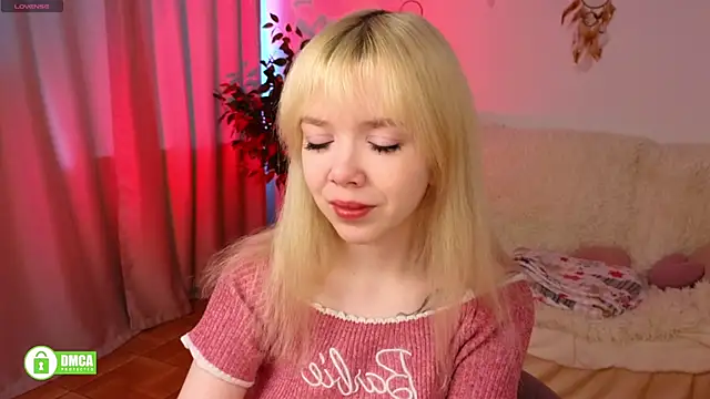 Rochelle kitty online show from April 4, 1:39 pm