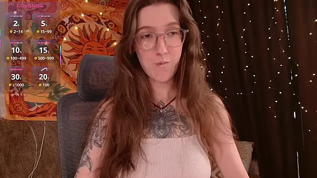 lolami  online show from April 11, 8:40 am