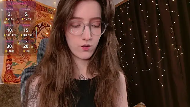 Snapshot of lolami_ chatting on March 1, 5:40 am lolami online show from March 1, 5:40 am