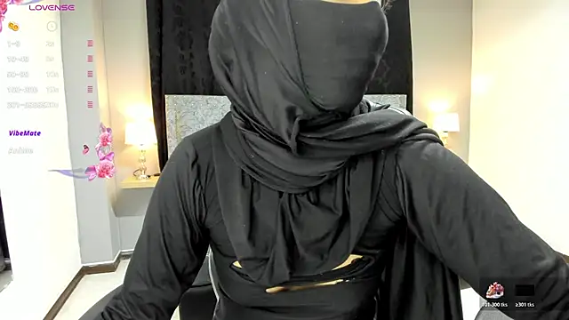 Snapshot of zahra_zaid chatting on February 28, 12:43 am zahra zaid online show from February 28, 12:43 am