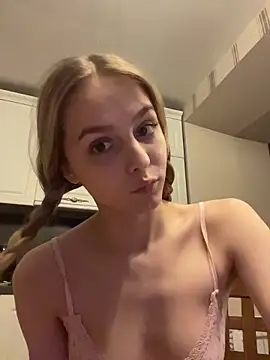 lillit vivit online show from March 26, 1:53 pm