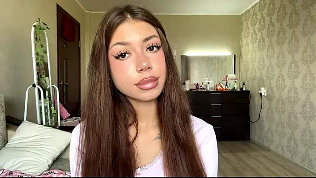 Snapshot of You_Club_Winx chatting on June 14, 7:31 am You Club Winx online show from June 14, 7:31 am