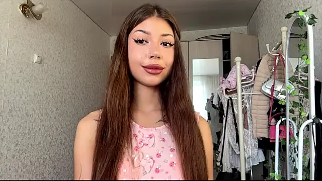 Snapshot of You_Club_Winx chatting on July 19, 8:12 am You Club Winx online show from July 19, 8:12 am