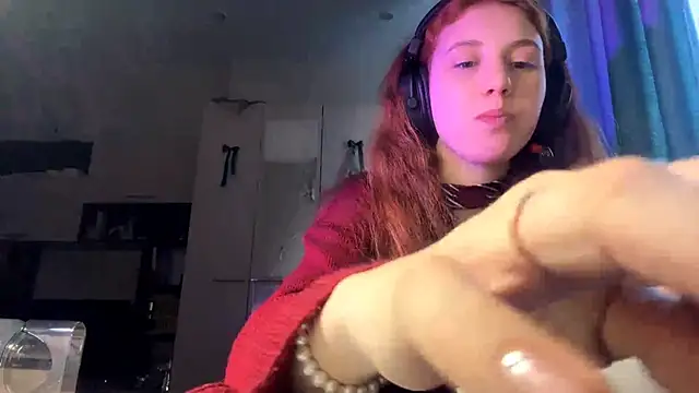 Snapshot of AliceCarrol chatting on February 27, 3:01 pm AliceCarrol online show from February 27, 3:01 pm