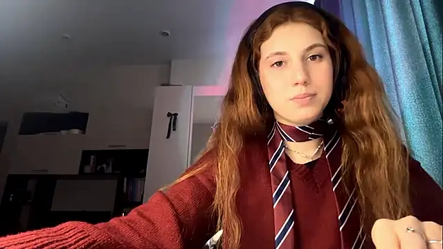 Snapshot of AliceCarrol chatting on March 2, 2:13 pm AliceCarrol online show from March 2, 2:13 pm