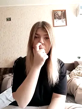 Snapshot of EvaTallor chatting on March 2, 6:25 am EvaTallor online show from March 2, 6:25 am