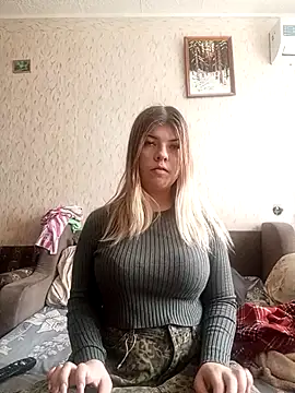 EvaTallor online show from April 2, 8:32 am