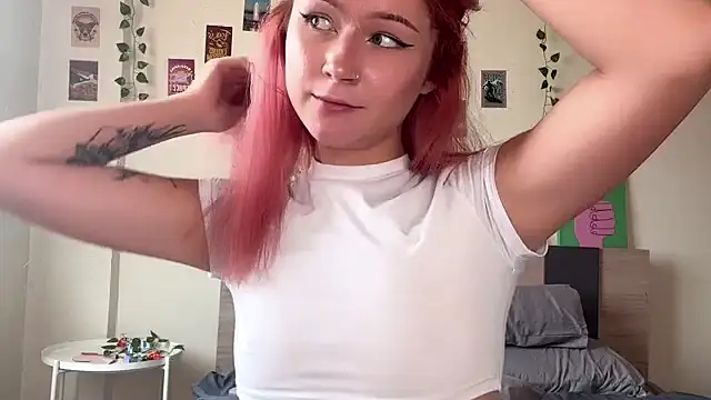 pixieyes00n online show from February 20, 7:10 am