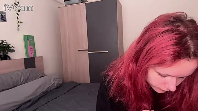 pixieyes00n online show from February 15, 2:12 am