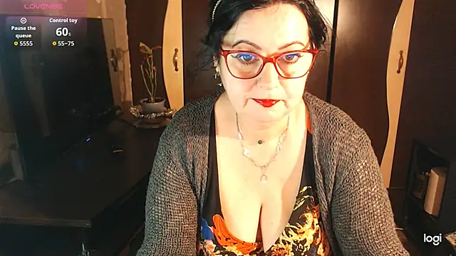 exiMIlf online show from February 11, 5:13 pm