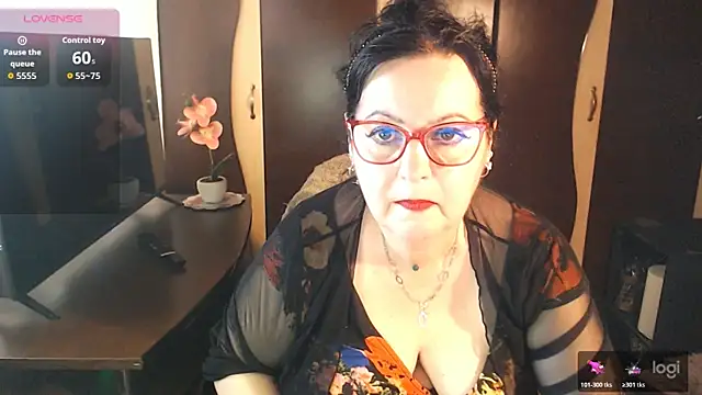 Snapshot of exiMIlf chatting on May 22, 12:47 pm exiMIlf online show from May 22, 12:47 pm