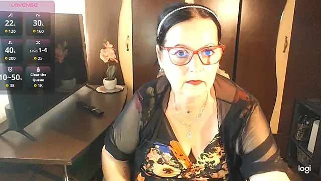 Snapshot of exiMIlf chatting on July 6, 2:13 pm exiMIlf online show from July 6, 2:13 pm