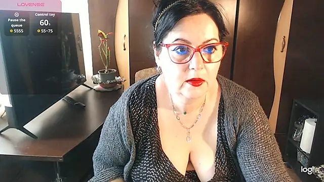 exiMIlf online show from February 12, 11:10 am