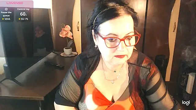 Snapshot of exiMIlf chatting on June 19, 2:12 pm exiMIlf online show from June 19, 2:12 pm