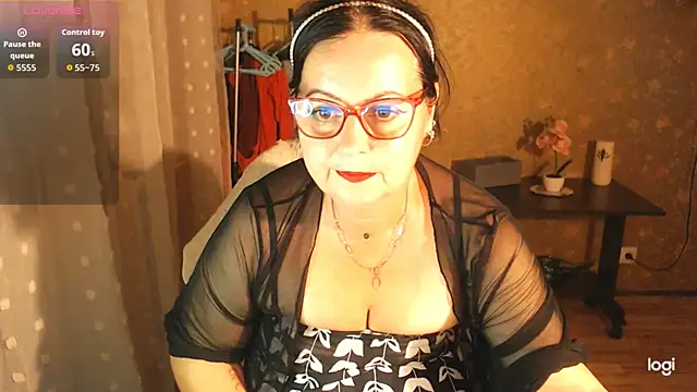 Snapshot of exiMIlf chatting on July 9, 6:18 pm exiMIlf online show from July 9, 6:18 pm