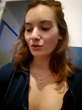 sweetsophie69 online show from March 25, 6:51 pm