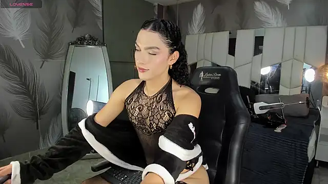 Snapshot of Veronica_hottie chatting on May 16, 8:19 pm Veronica hottie online show from May 16, 8:19 pm