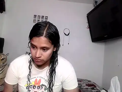 luna E online show from February 17, 1:08 pm