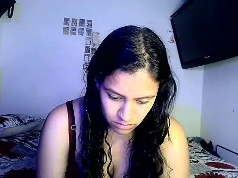 luna E online show from April 24, 2:02 am