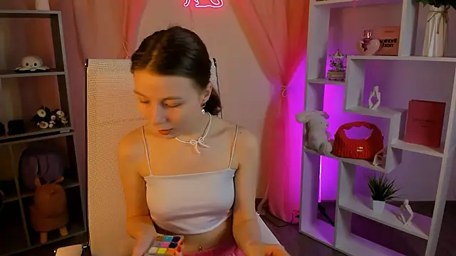 ElliFrankenweenie online show from February 23, 6:14 am