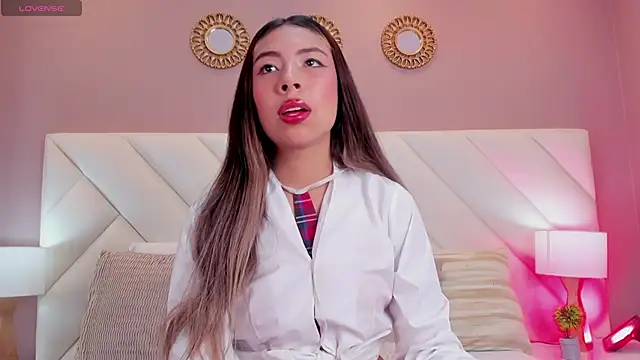 ValeryGomezz online show from April 9, 2:45 pm