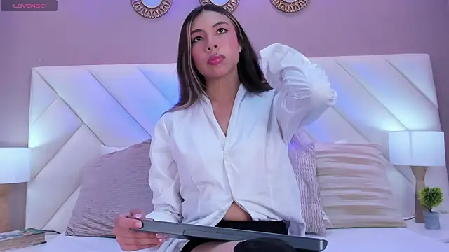ValeryGomezz online show from April 23, 3:13 pm