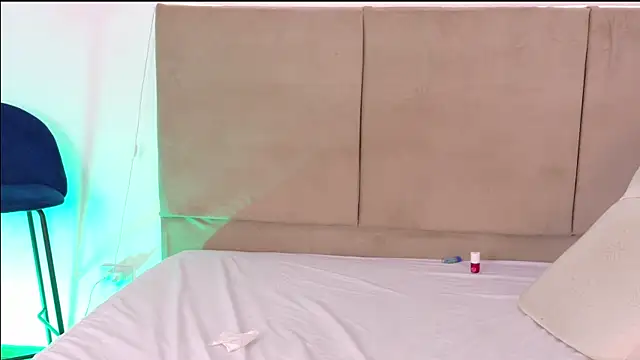 AlexLamunequita online show from April 15, 7:58 pm