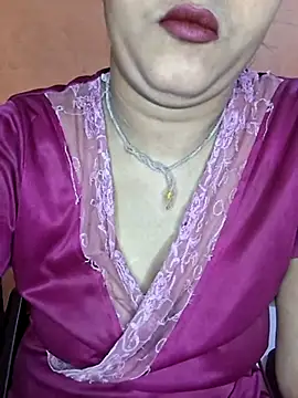 Snapshot of Nency_Love143 chatting on June 24, 6:17 pm Nency Love143 online show from June 24, 6:17 pm