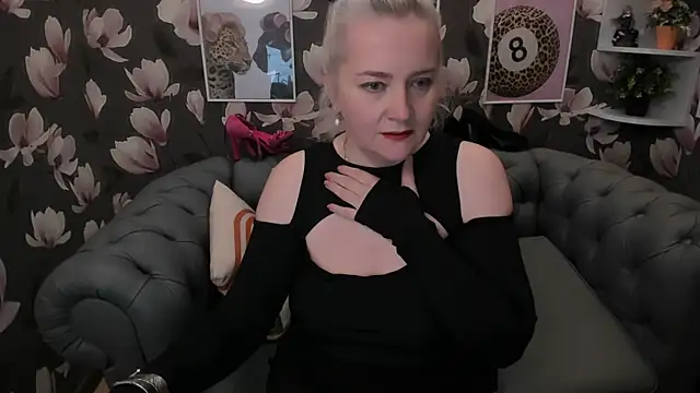 Victoria Notti online show from April 26, 11:07 am