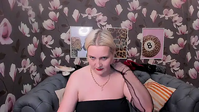 Victoria Notti online show from April 15, 10:54 am