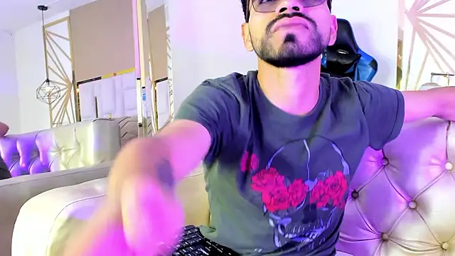 Snapshot of HotPulse_vc chatting on February 28, 12:38 pm HotPulse vc online show from February 28, 12:38 pm