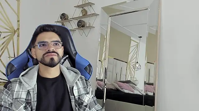 Snapshot of HotPulse_vc chatting on February 12, 12:27 pm HotPulse vc online show from February 12, 12:27 pm