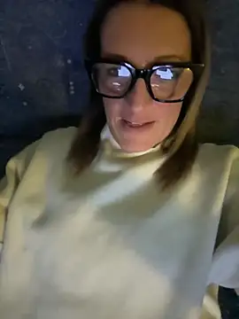 Snapshot of Babig78 chatting on February 14, 7:03 pm Babig78 online show from February 14, 7:03 pm