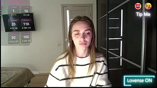  julia wonderful  online show from April 13, 5:55 am