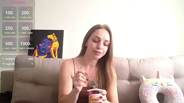  julia wonderful  online show from February 24, 11:33 am