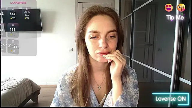  julia wonderful  online show from April 2, 8:54 am