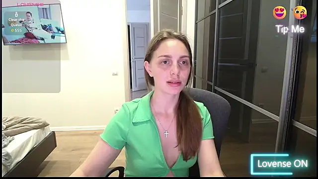  julia wonderful  online show from May 13, 6:31 am
