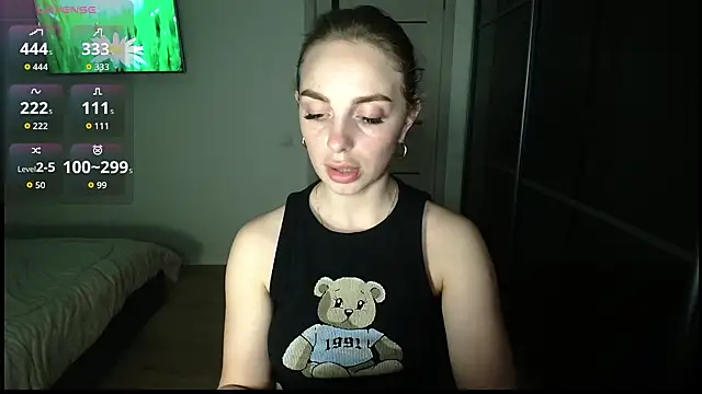  julia wonderful  online show from March 15, 8:05 pm