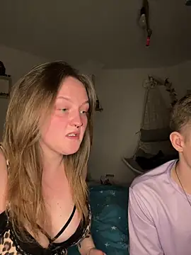 Snapshot of Maryjane-Spidermann chatting on February 24, 7:37 pm Maryjane-Spidermann online show from February 24, 7:37 pm