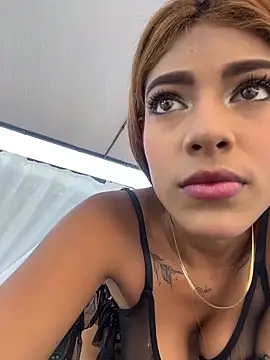 SinLunaXXX online show from April 8, 9:27 pm