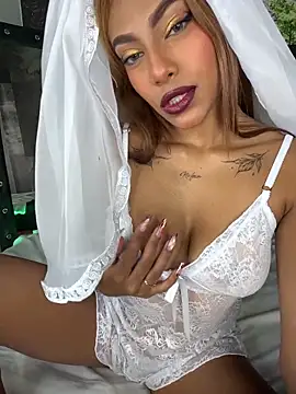 SinLunaXXX online show from May 22, 9:35 pm