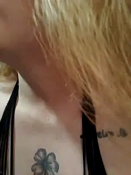 laila d online show from March 31, 8:00 pm