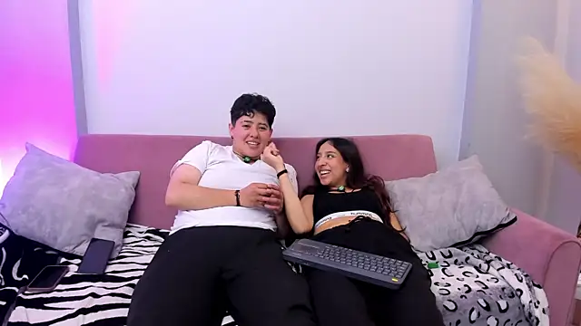 Gaia n Nix online show from April 2, 4:30 am