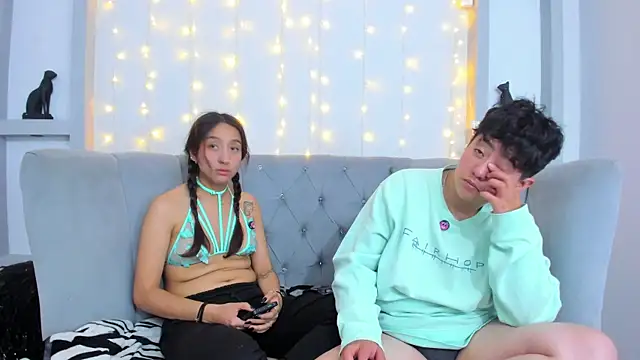 Gaia n Nix online show from April 6, 4:41 am